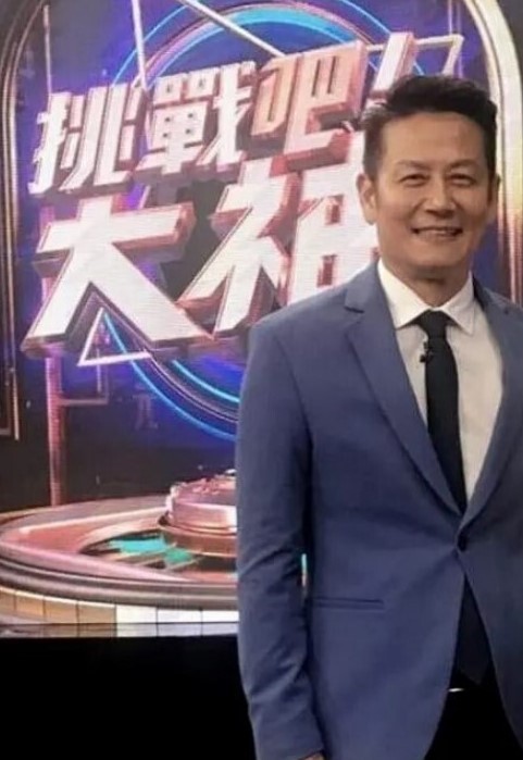 失恋妹妹勾引亲哥哥浴室同欢 - 在线快播海报